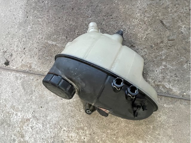 Водяний бачок системи охолодження A2225000849 MERCEDES