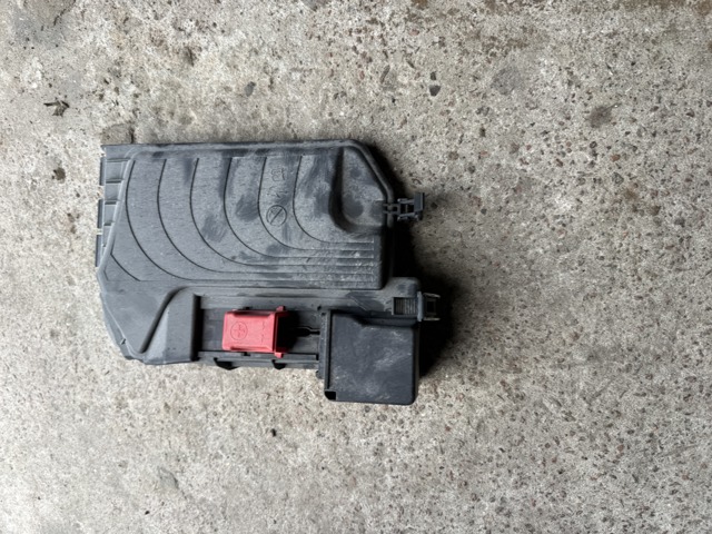 Коробка запобіжників A2465400182 MERCEDES