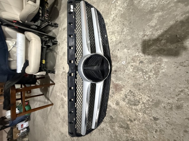 Облицювання радіатора A2468880460 MERCEDES