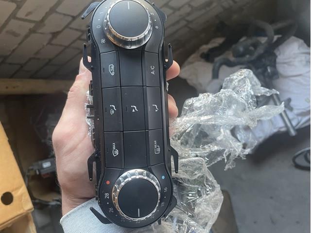 Блок управління кондиціонером A2469001708 MERCEDES