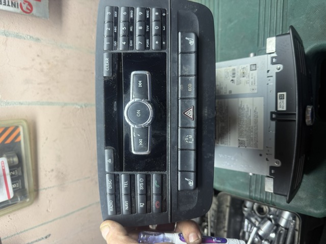 Блок кнопок центральної консолі A2469009912 MERCEDES