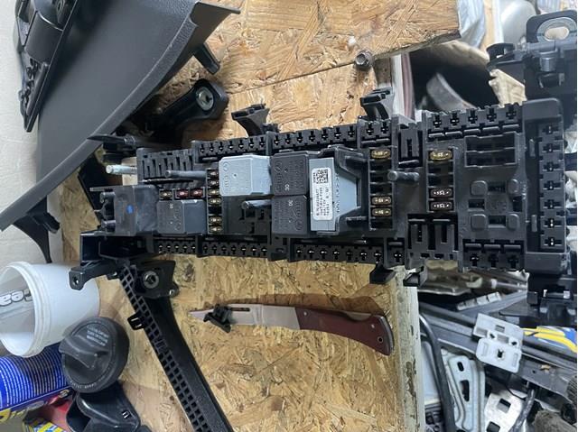 Корпус запобіжників A2469067200 MERCEDES