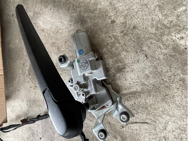 Двигун склоочисника заднього скла A2479065102 MERCEDES