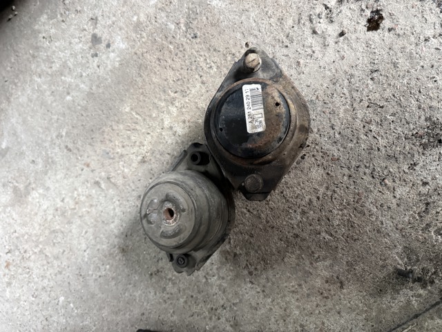 Подушка (опора) двигуна, передня A2512402917 MERCEDES