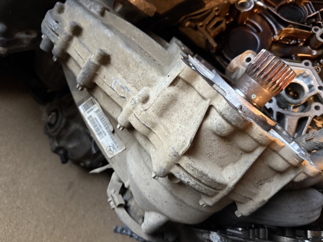 Раздатка (коробка роздавальна) A2512802000 MERCEDES