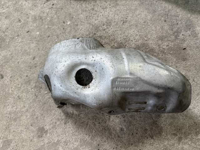 Кришка випускного колектора A2701420000 MERCEDES