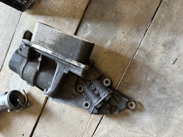 Корпус масляного фільтра A2721800510 MERCEDES