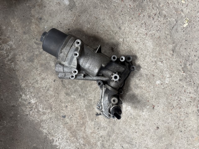 Корпус маслофільтра A2781800710 MERCEDES