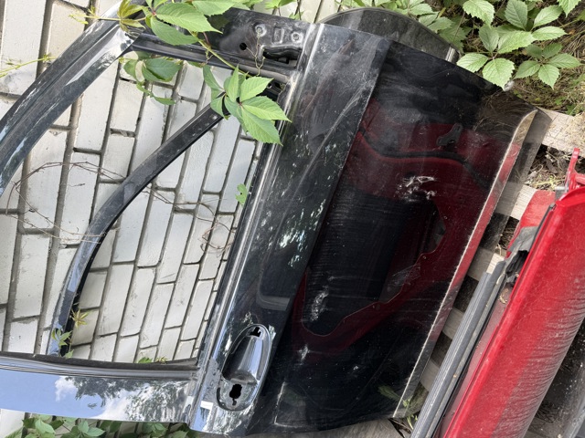 Пасажирські передні двері A4477206700 MERCEDES