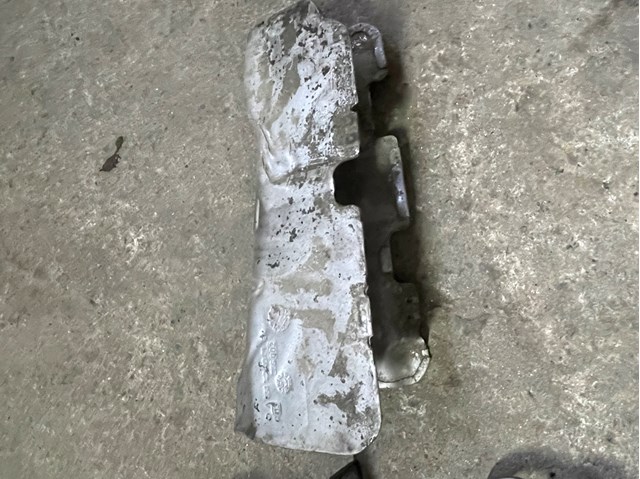 Кришка випускного колектора A6511420021 MERCEDES