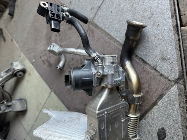 Клапан EGR рециркуляції газів A6541400460 MERCEDES