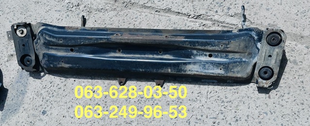 Балка кріплення коробки передач 1173065J00 SUZUKI