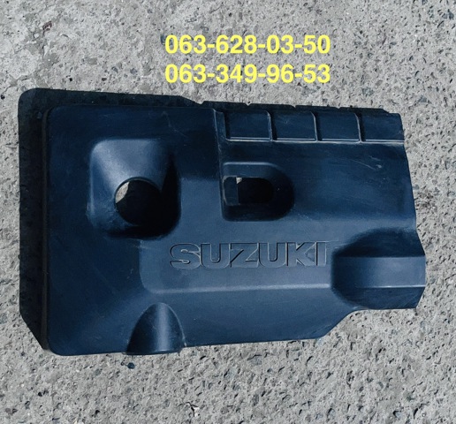 Кришка двигуна декоративна 1317065J00 SUZUKI