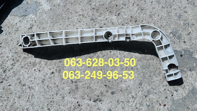Кронштейн бампера заднього, правий 7183065J00 SUZUKI