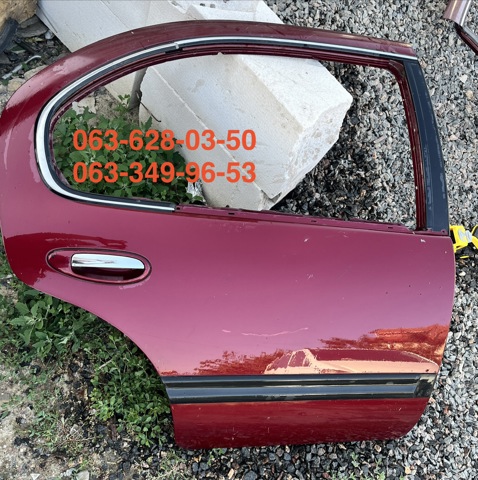 Двері задні, праві 8210040U30 NISSAN