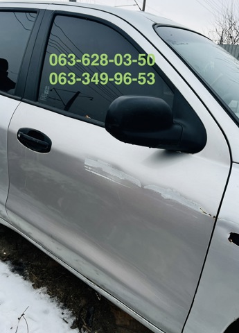 Скло пасажирських дверей 8242126000 HYUNDAI