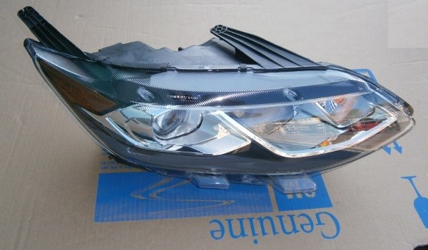 Права блок фара Chevrolet VOLT 2