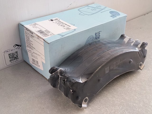 Колодки гальмівні дискові комплект ADA104246 BLUE PRINT