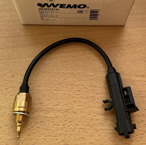 Термодатчик масла двигуна V33720253 VEMO