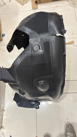 Підкрилок передній правий Tesla Model Y
