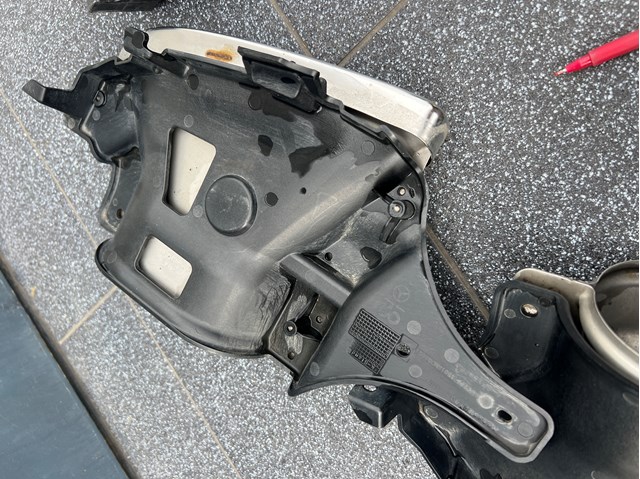 Кронштейн насадки глушника A2238851602 MERCEDES