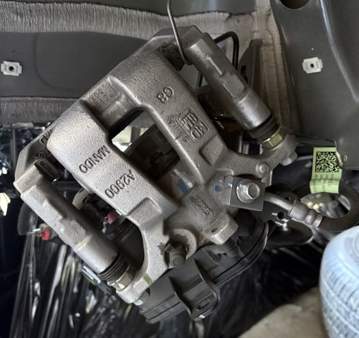 Супорт гальмівний задній правий 13537062 GM