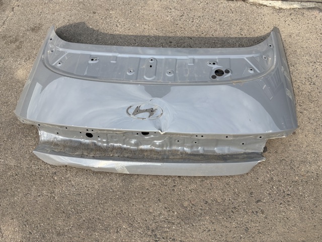 Двері багажника 69200KL010 HYUNDAI