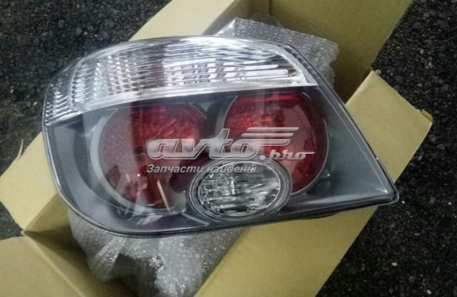 Задня ліва фара 8330A049 MITSUBISHI