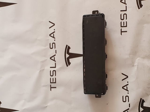 Подушка безпеки (AIRBAG) пасажирська, захисту колін 100526000H TESLA