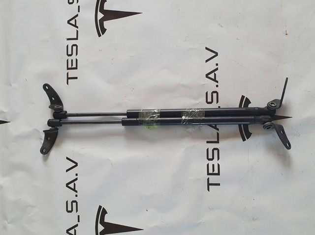 Упор капота 106263400A TESLA
