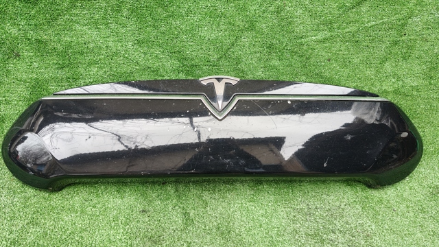 Решітка радіатора 101741500C Tesla Model
