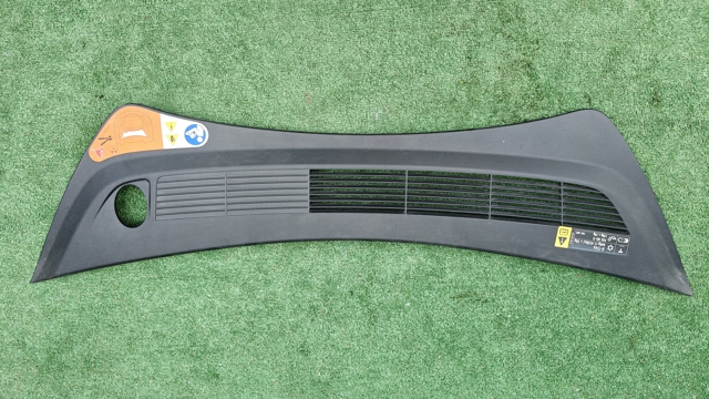 Панель лобового скла нижня 108167500B Tesla Model