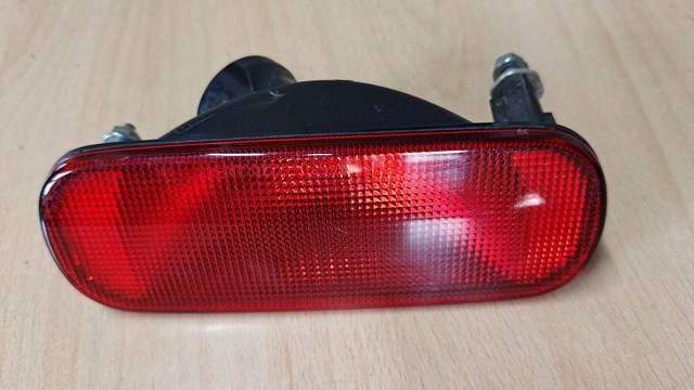 Задня противотуманка 3657062J0 SUZUKI