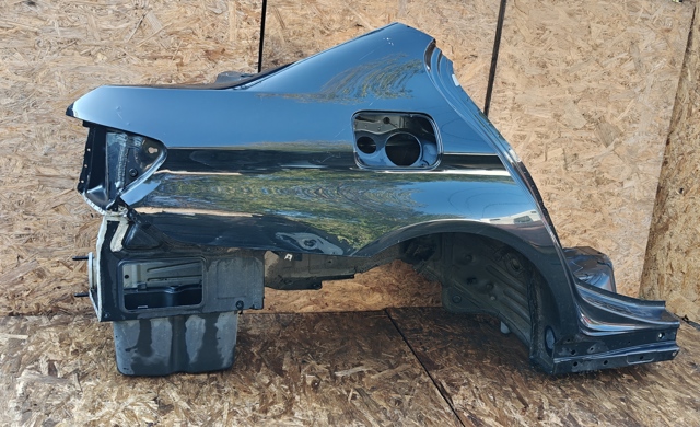 Крило заднє праве 41217240488 BMW