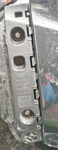 Кронштейн бампера заднього, правий 42562896 GM