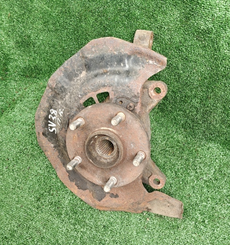 Цапфа передні праві 4321139045 TOYOTA