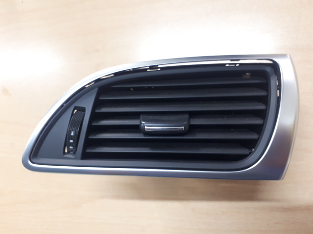Решітка повітропровода права 4G1820902A6PS VAG