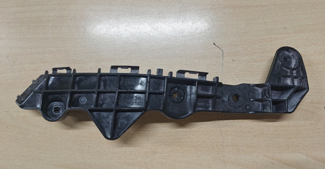 Кріплення бампера 5253678010 TOYOTA