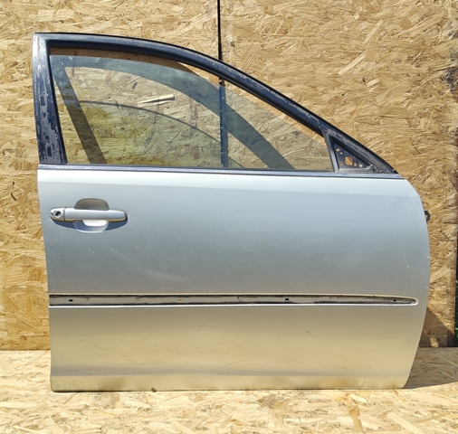 Пасажирські передні двері 6700133111 TOYOTA