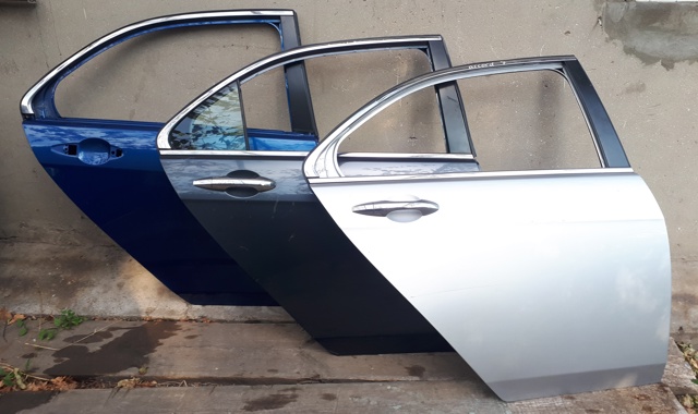 Двері пасажирські задні праві 67510SEA900ZZ HONDA