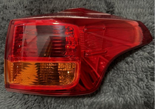 Ліхтар задній правий, зовнішній 8155142171 TOYOTA