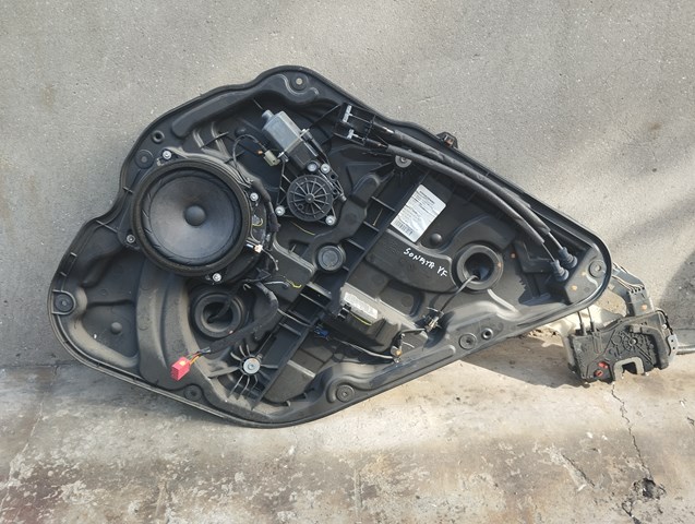 Двигун стеклопод'емника двері задньої, правої 834603Q001 HYUNDAI