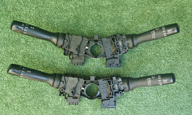 Перемикач підрульовий, лівий 8414047151 TOYOTA
