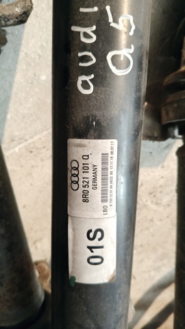 Вал карданний задній 8R0521101Q VAG