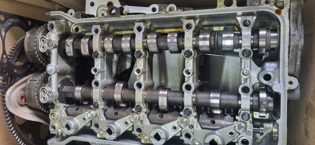 Корпус розподільчого валу Тойота Ауріс UKP