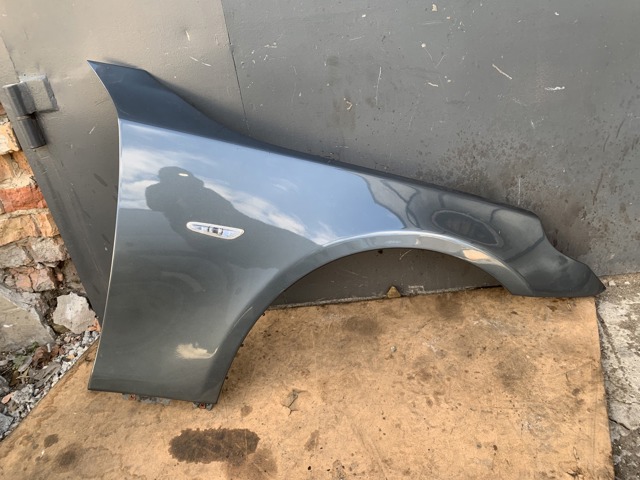 Переднє праве крило 41357111430 BMW