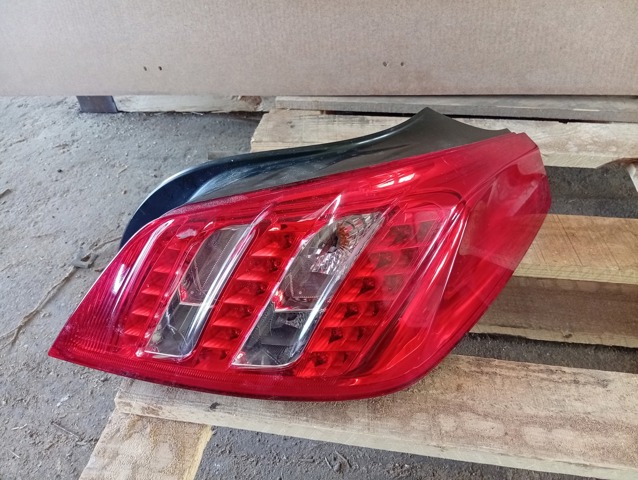 Ліхтар задній правий 9686293680 PEUGEOT
