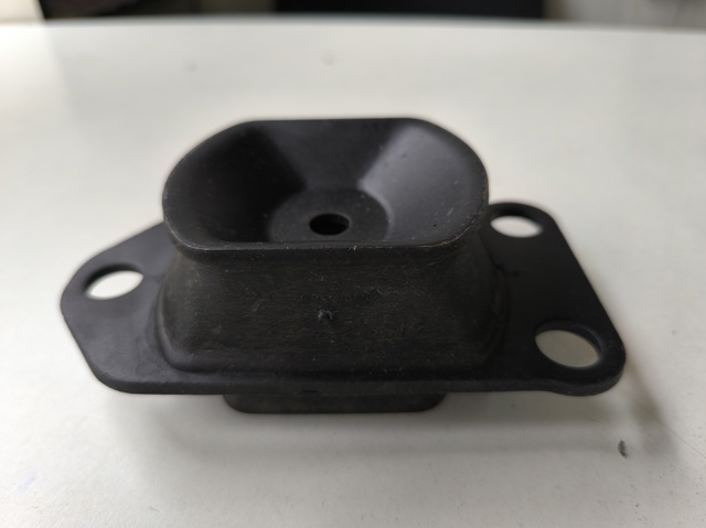 Подушка (опора) двигуна, ліва верхня 11220JD22B NISSAN