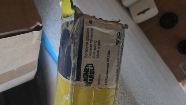 Амортизатор кришки багажника GS0503 MAGNETI MARELLI