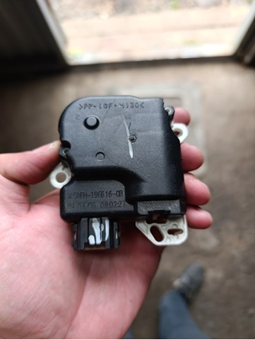 Мотор заслінки печі 274435Z010 NISSAN